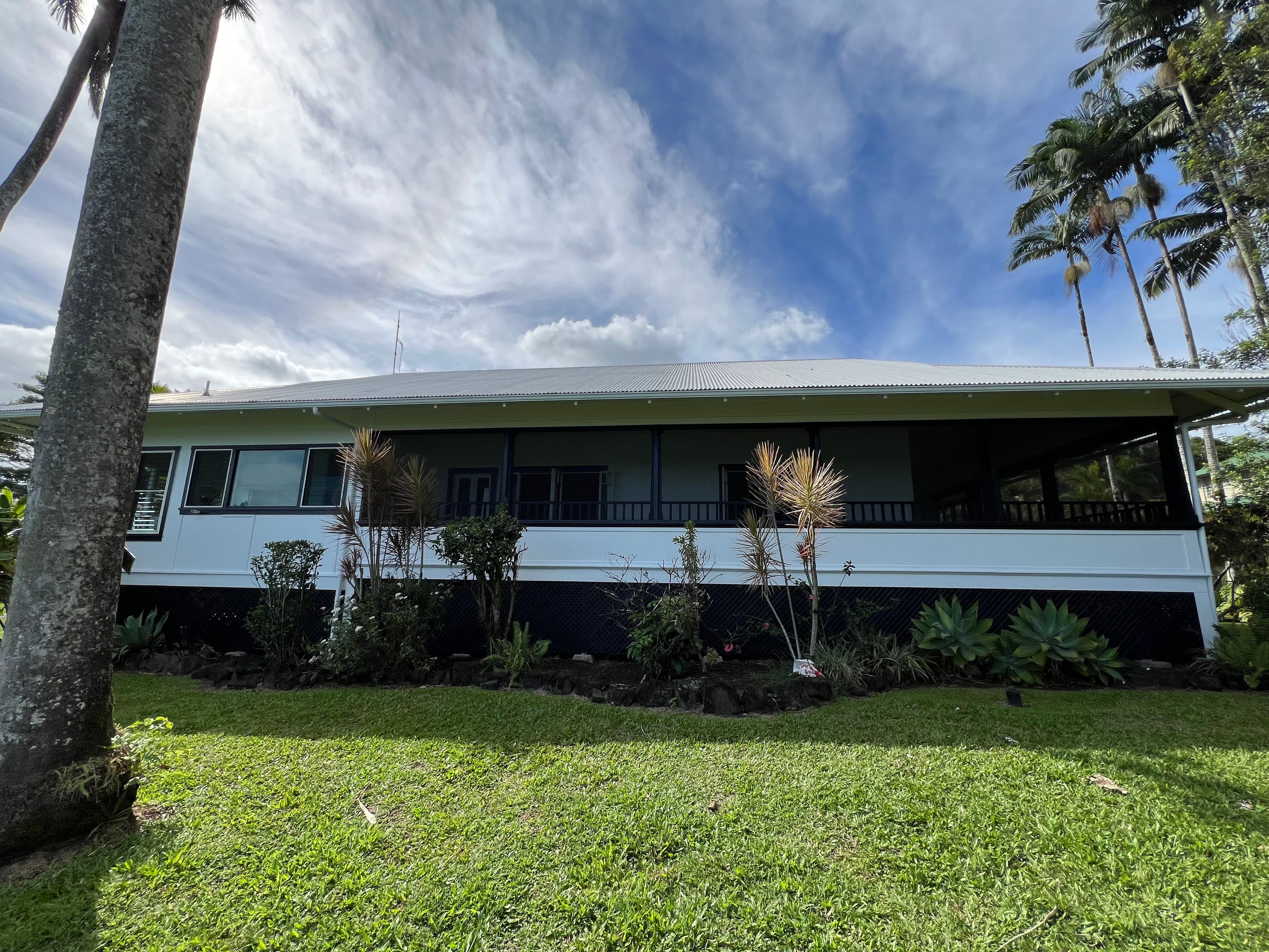 Stunning Home Makeover in Hawaii's Tropical Paradise